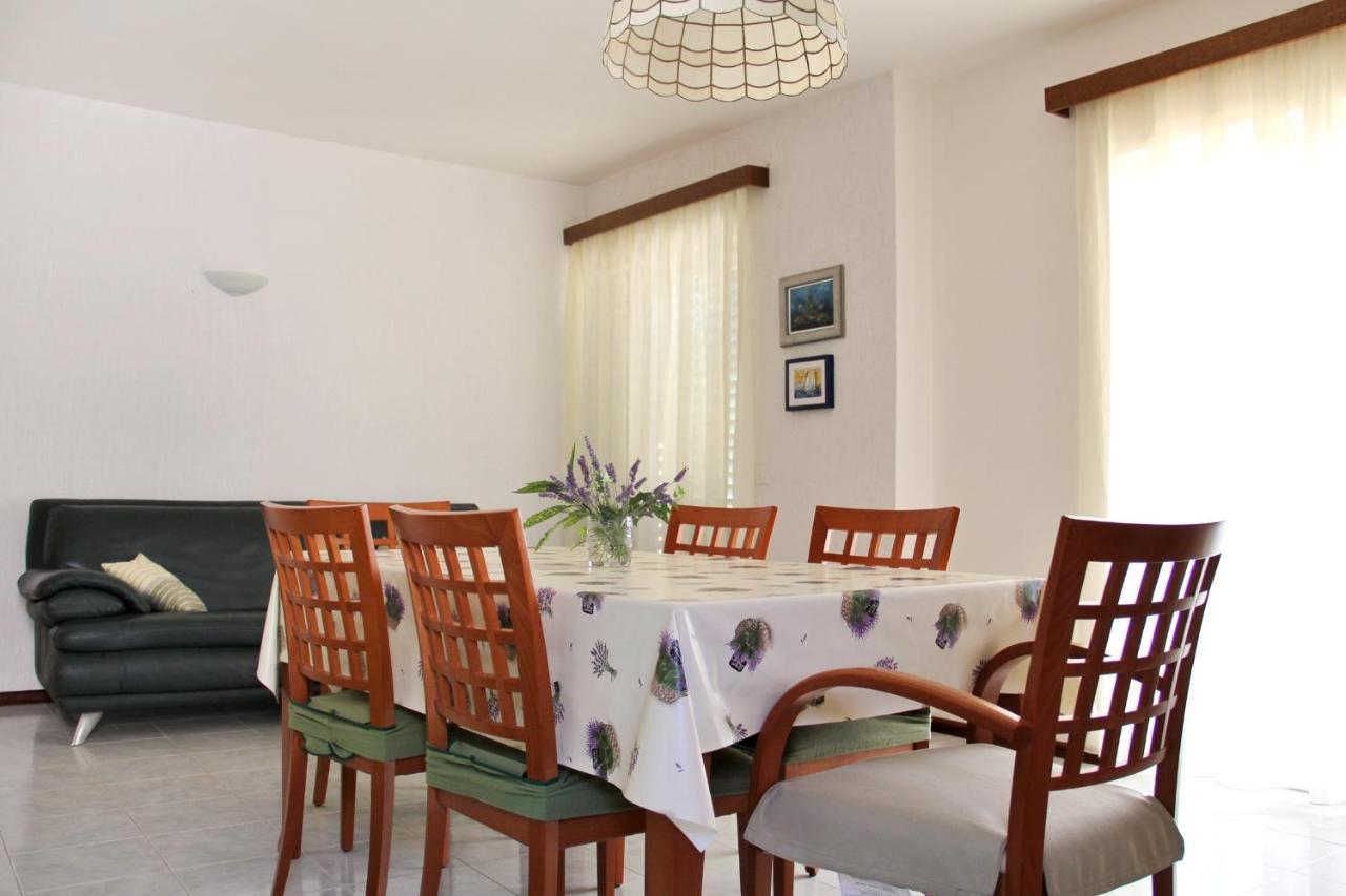 Apartments By The Sea Razanj, Rogoznica - 4253 Kültér fotó