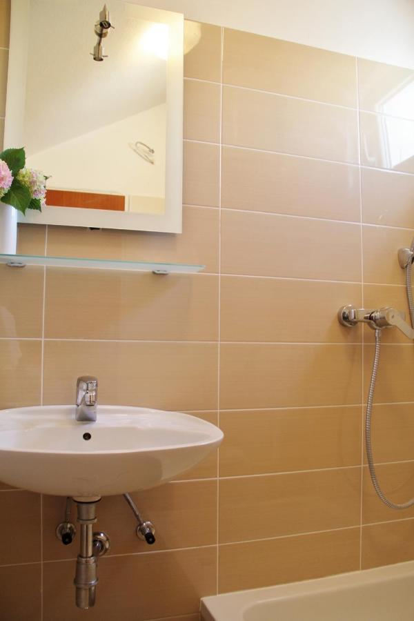 Apartments By The Sea Razanj, Rogoznica - 4253 Kültér fotó